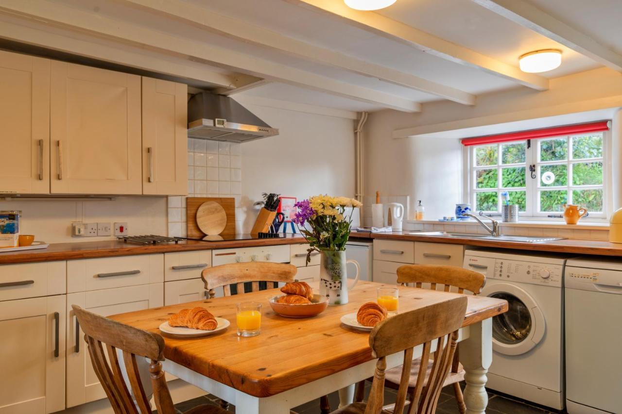 Finest Retreats - Forge Cottage แพดสโตว์ ภายนอก รูปภาพ