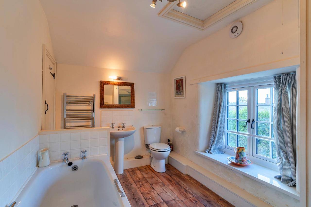 Finest Retreats - Forge Cottage แพดสโตว์ ภายนอก รูปภาพ